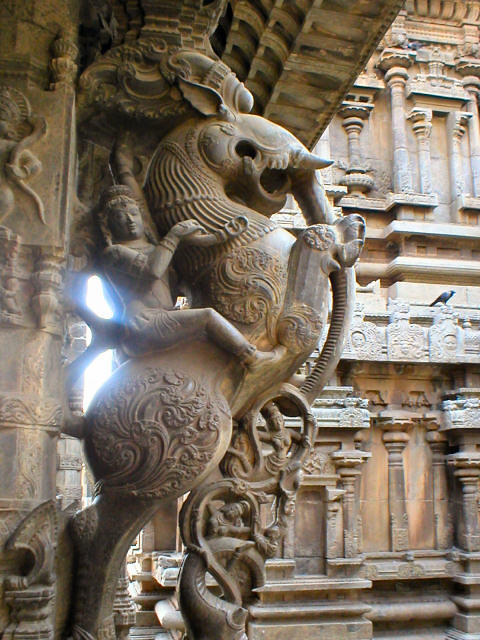 உலகையே மிரண்டு போக வைத்த தமிழனின் புராதனகால விலங்கு..!! #யாளி... -Yaali 1 yaali-at-kovils-kidhours