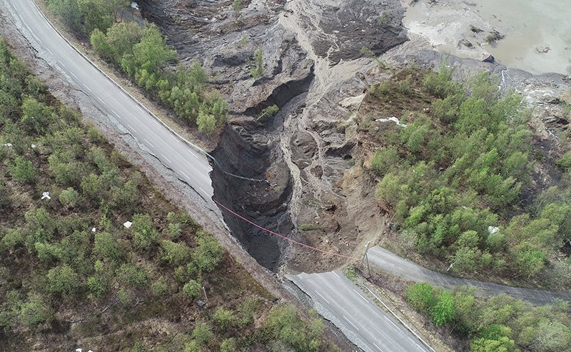 landslide-northern-norway-kidhours